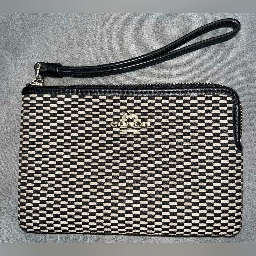 Coach Black and Cream Checkered Wristlet